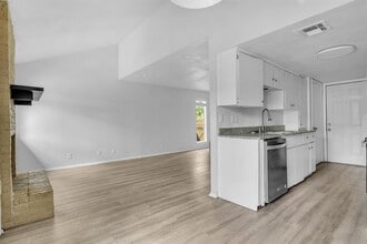 Building Photo - 2414 B Patrick Henry St