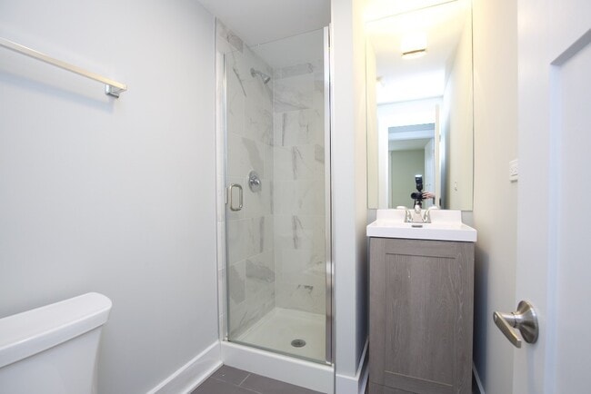 Building Photo - 725 St Johns Ave