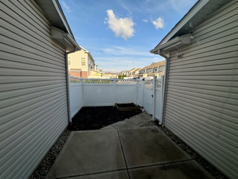 Building Photo - 13255 Minden Dr