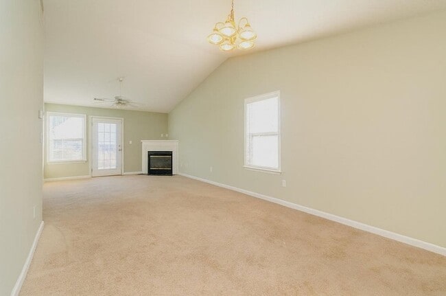 Building Photo - 1701 Summerwoods Ln