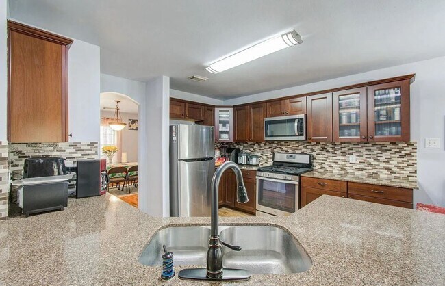Building Photo - 18135 Flower Grove Ct