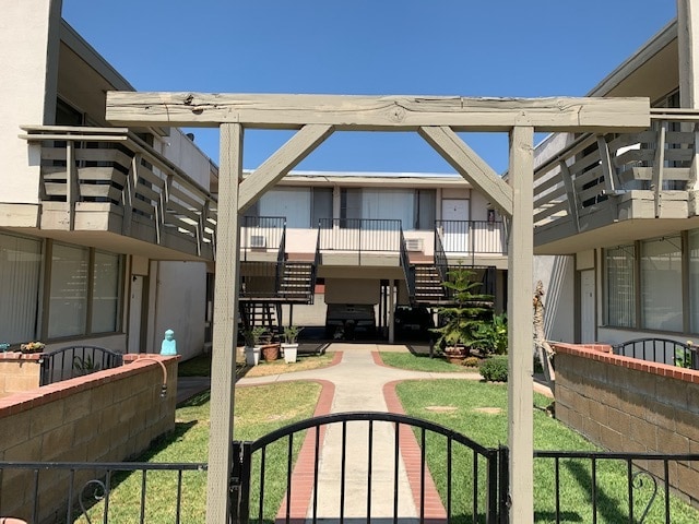 Building Photo - 841 N Orange St