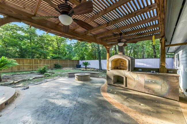 Building Photo - 20 Tulip Hill Ct