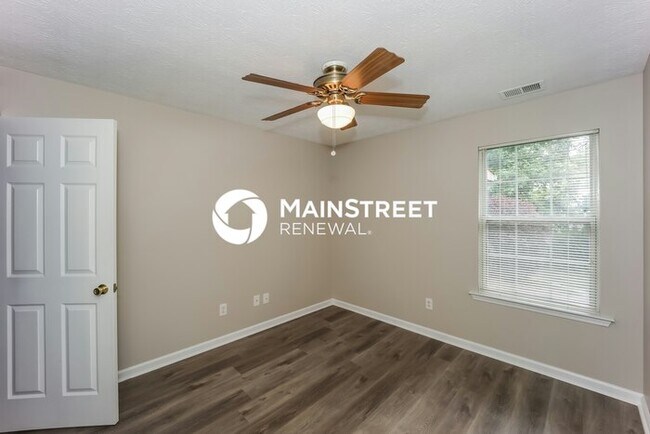 Building Photo - 3 Bedroom Pet-Friendly Home in Atlanta, GA with Main Street Renewal