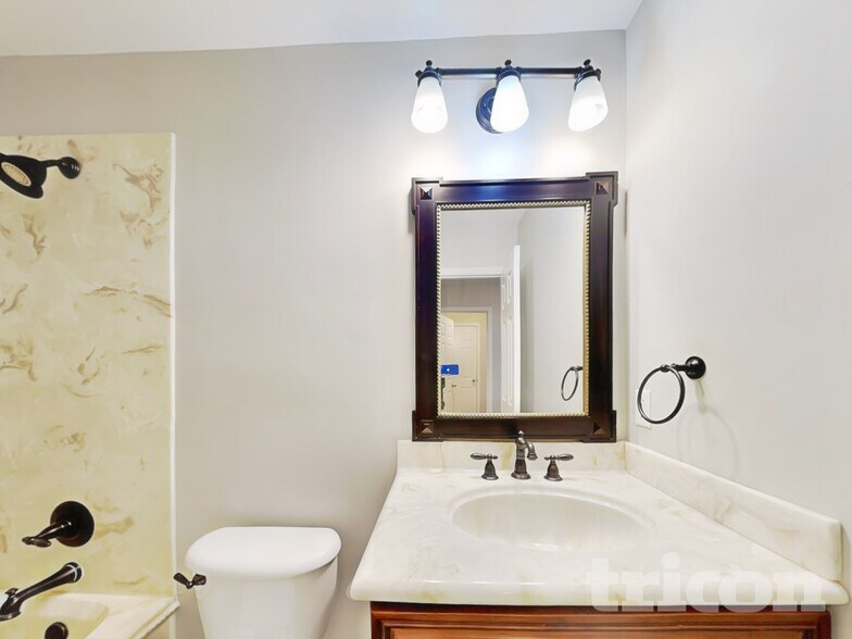Building Photo - 3009 Softwind Dr