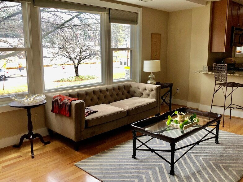 Light-filled living room - 4840 MacArthur Blvd NW