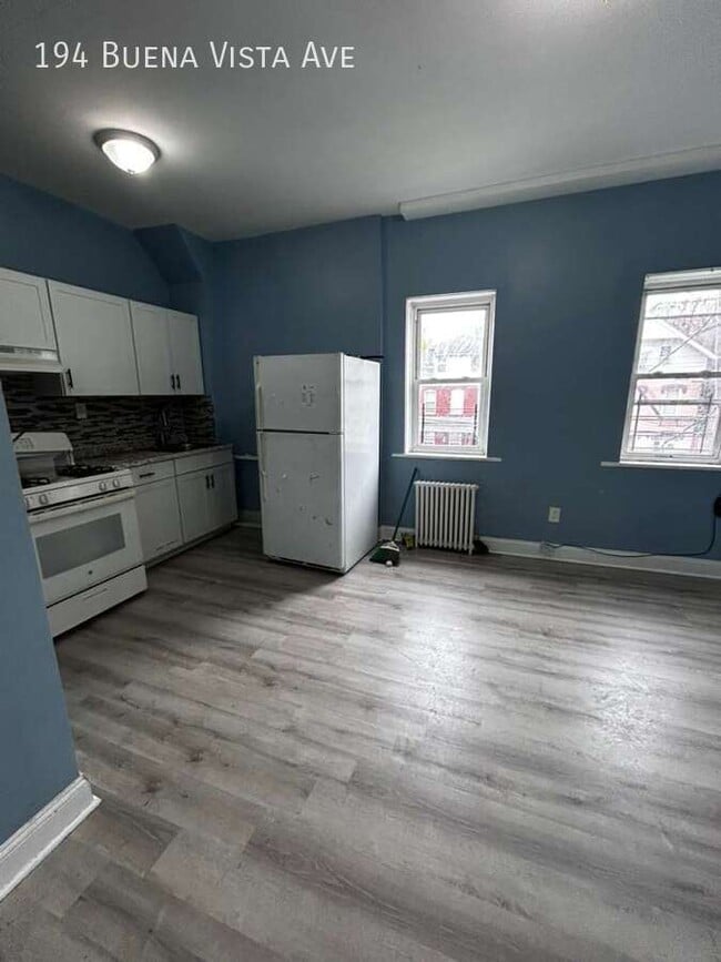 Building Photo - 194 Buena Vista Ave