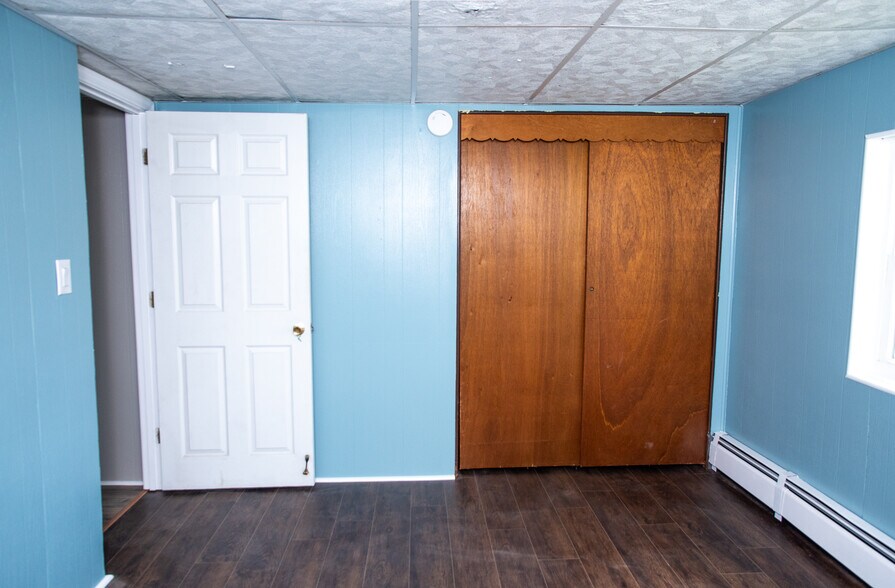 Smaller Bedroom - 1024 W Trindle Rd