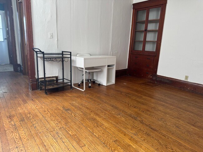 Building Photo - 146 W Gorham St