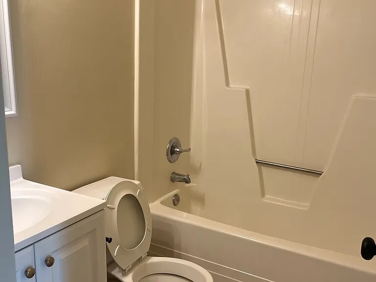 Building Photo - 1348 Hunters Rd