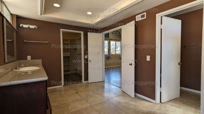 Building Photo - 1745 N Pheasant St