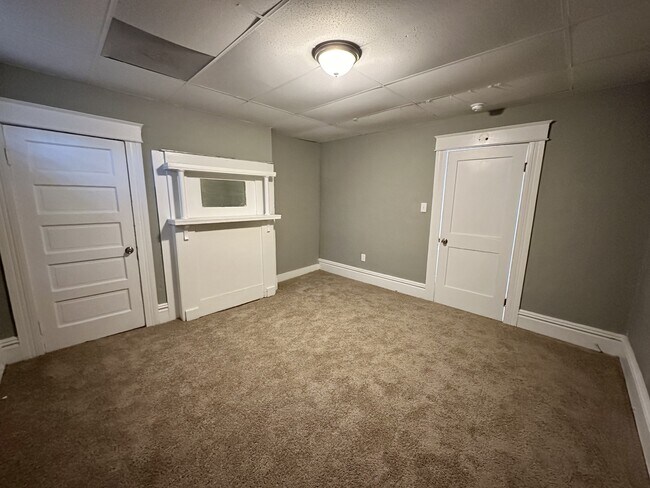 Building Photo - 6820 Division Ave