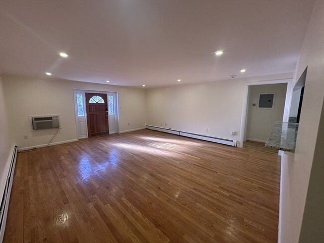 Building Photo - 121 Tremont St