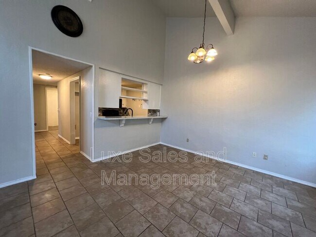 Building Photo - 2137 Goodrich Dr