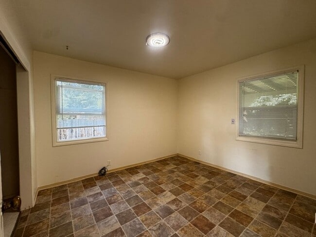 Building Photo - 4015 Cedar St