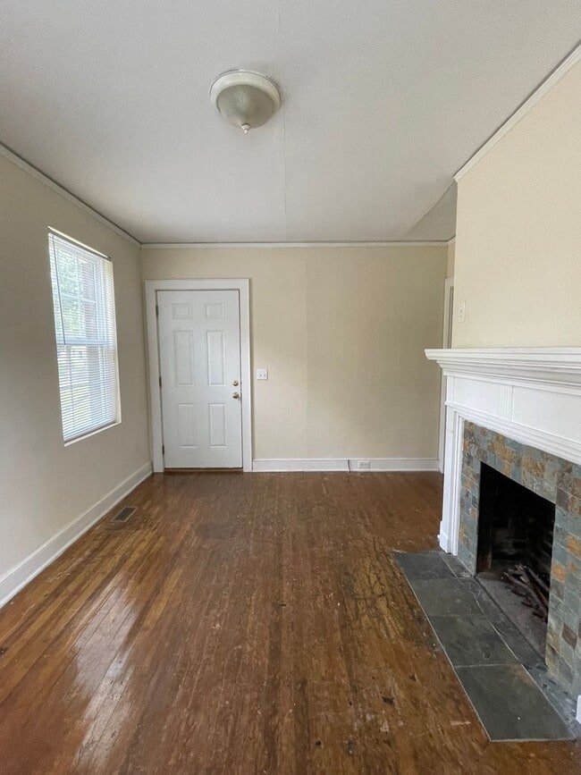Building Photo - JUST REDUCED! Walk to the Stadium-Olympia!