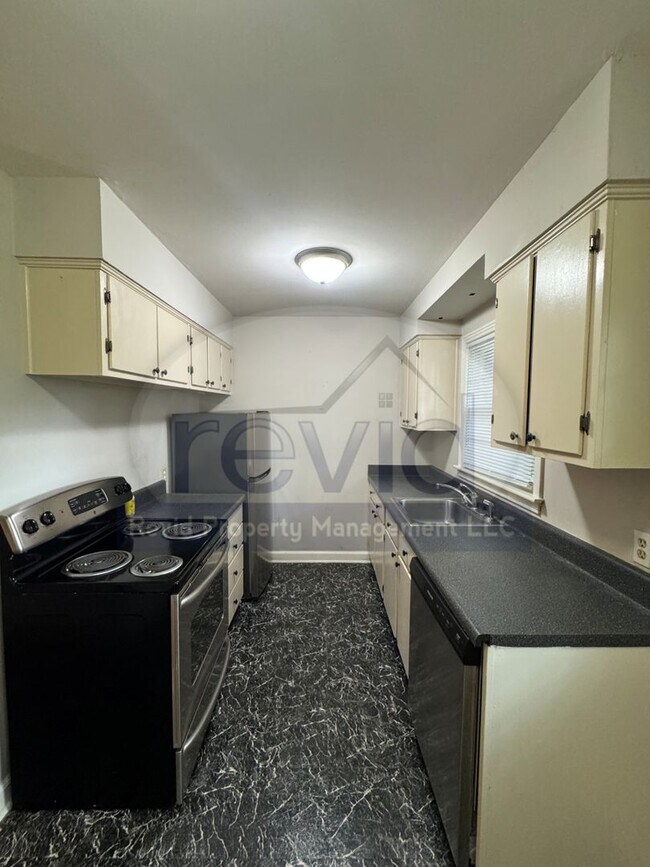 Building Photo - 1356 Mt Moriah Rd