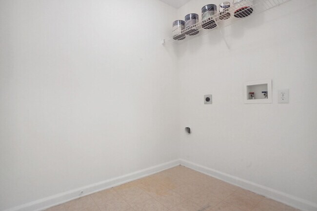 Building Photo - 245 Amal Dr. SW Atlanta, GA 30315