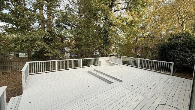 Building Photo - 1975 Heatherton Rd