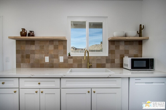 Building Photo - 4742 Ave La Flora Desierta