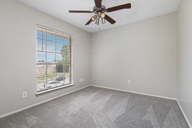 Building Photo - Beuatiful Home in Dallas County
