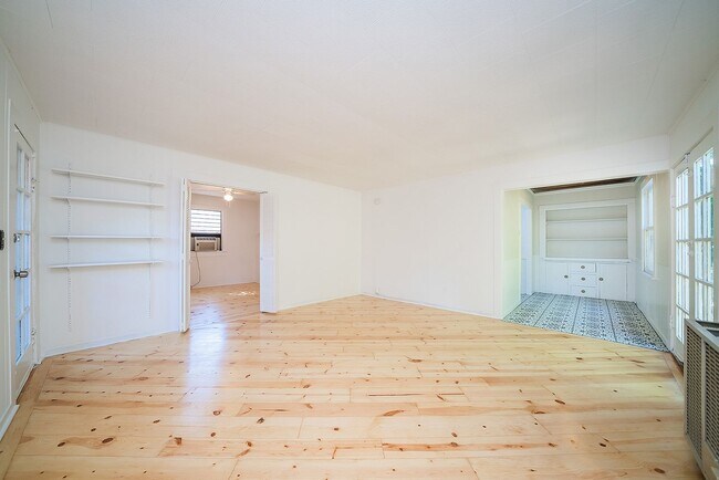 Building Photo - 2339 Norwalk Ave