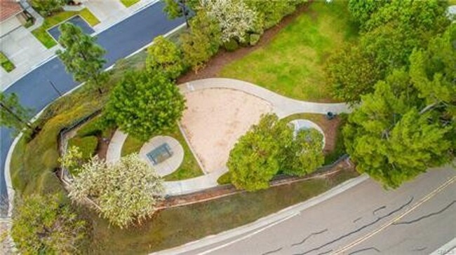 Building Photo - Freshly Renovated | Single-Level with VIEW...