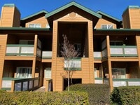 Building Photo - Spacious 3 bed/3 bath condo in San Ramon