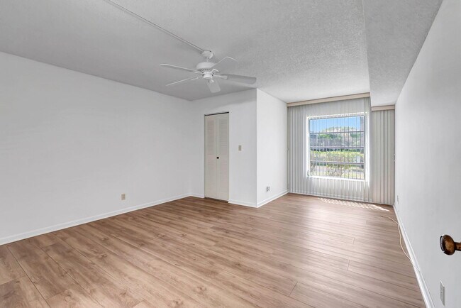 Building Photo - 14307 Bedford Dr