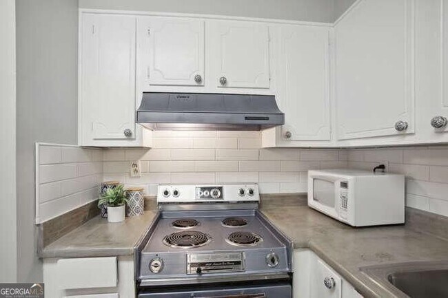 Building Photo - 109 Maison Pl NW