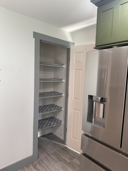 Pantry - 1916 S Allen Ave