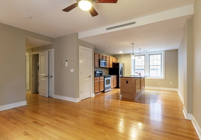 Building Photo - 2-Bed, 2-Bath Gem in Philadelphia's