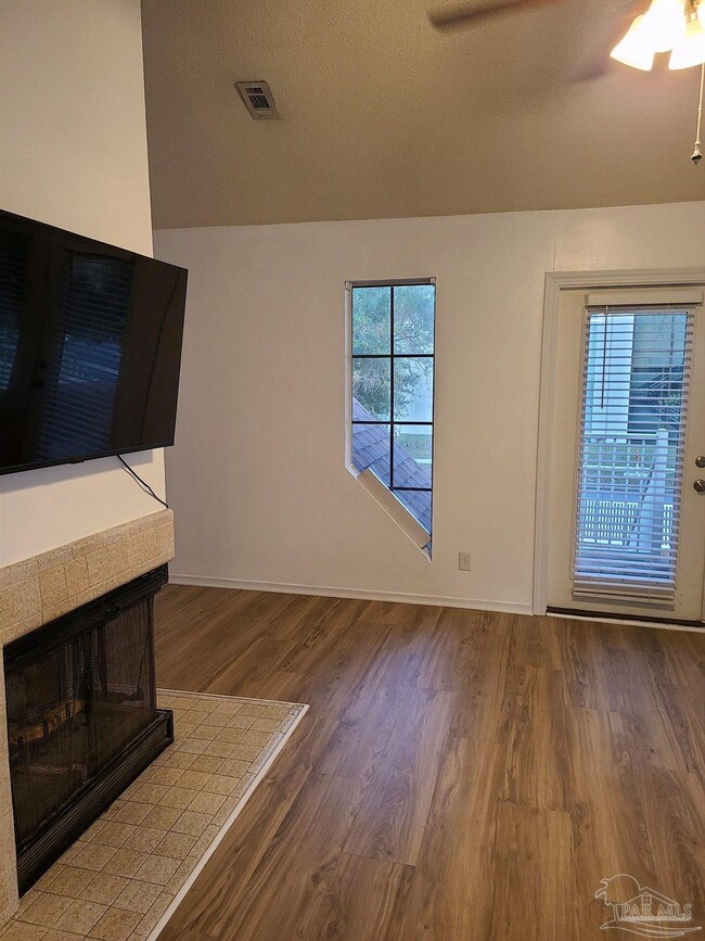 Building Photo - 5001 Grande Dr