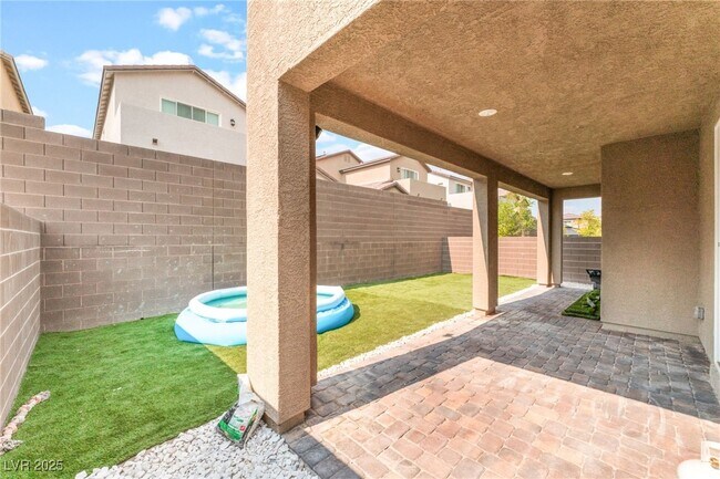 Building Photo - 6829 Stagehand Ave