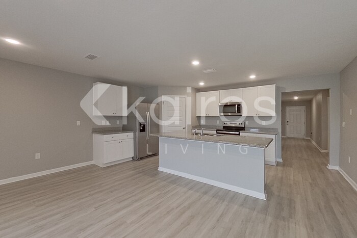 Building Photo - 4651 Malay Cir