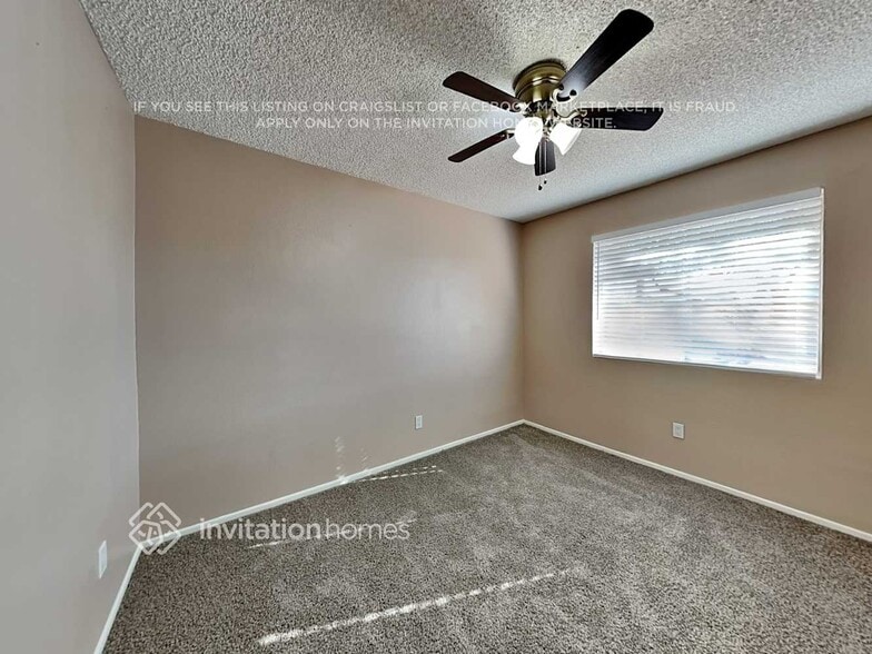 Building Photo - 2933 W Grovers Ave