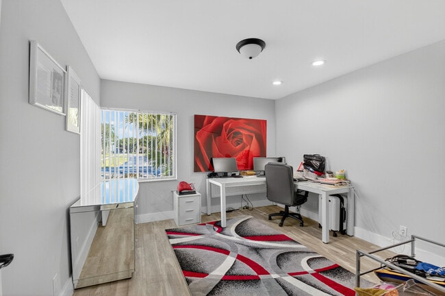Building Photo - 8256 Summerbreeze Ln