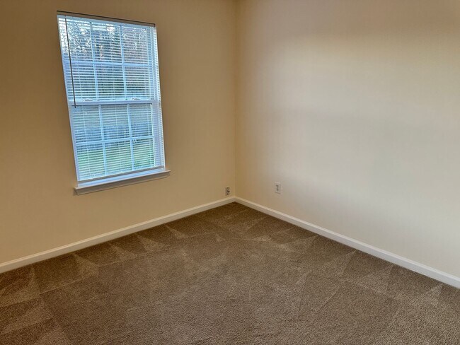 Building Photo - Beautiful Four Bedroom Home in Thompson Gl...