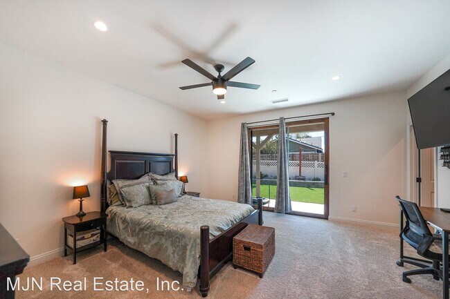 Building Photo - 4 br, 2 bath House - 914 Passion Place