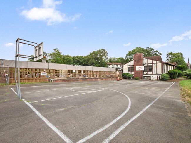 Building Photo - 407 Sierra Vista Ln