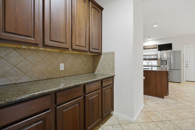 Building Photo - Spacious 5-Bedroom Home for Lease in Desirable Cibolo Location!