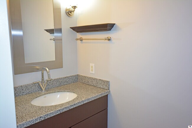 Building Photo - 1100 Wilshire Blvd