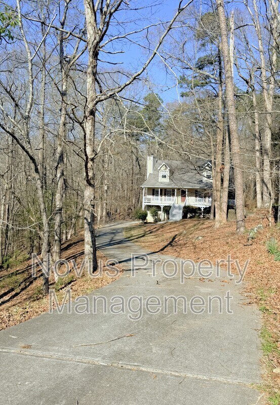 Building Photo - 3395 Woodlake Ln