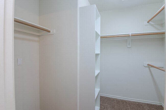 Building Photo - 6303 Veranda Green Trail