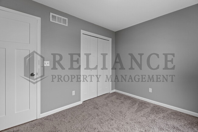 Building Photo - 1558 N Aster Cir