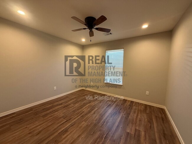 Building Photo - 13057 Raymond Rd