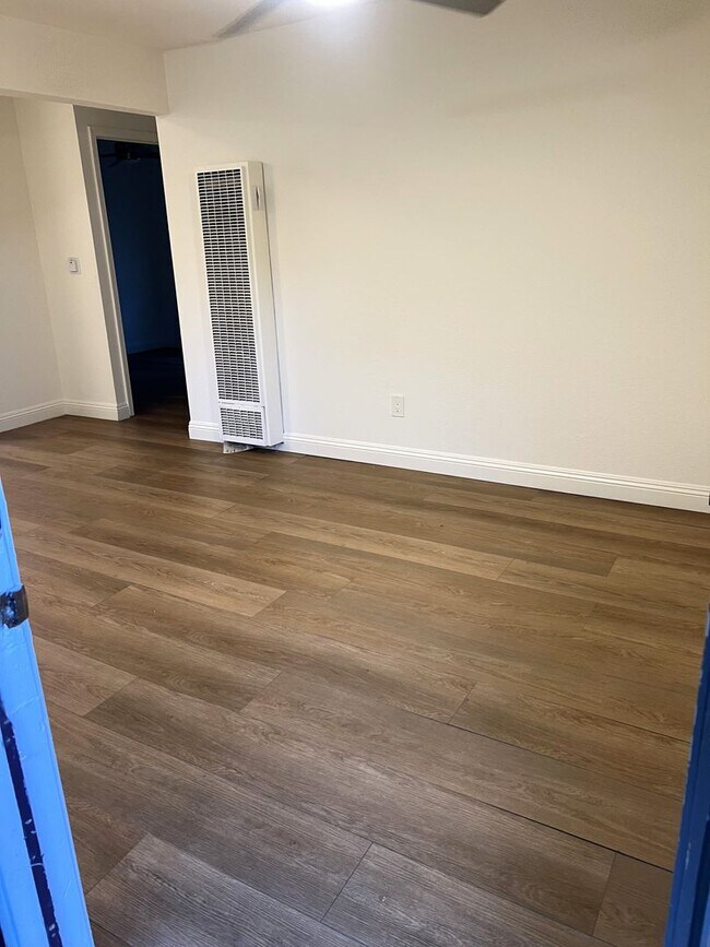 Building Photo - 227-229 E 78th St