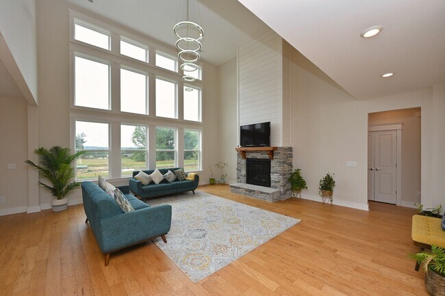 Building Photo - **EXECUTIVE 2022-BUILT HOME IN WILLIAMSON ...