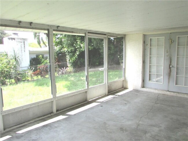 Building Photo - 6216 6th Ave