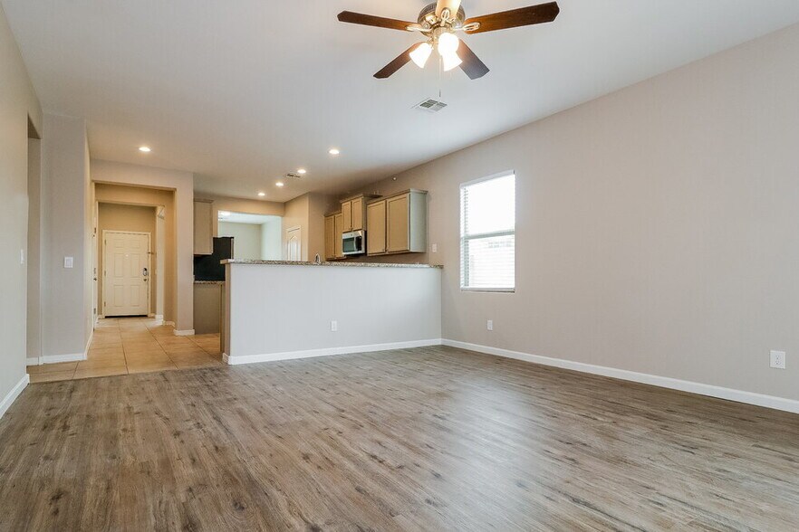 Building Photo - 25446 W Carson Dr